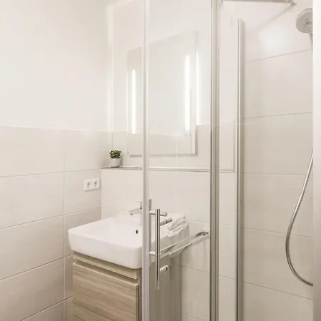 Gorgeous In With Wifi Apartment